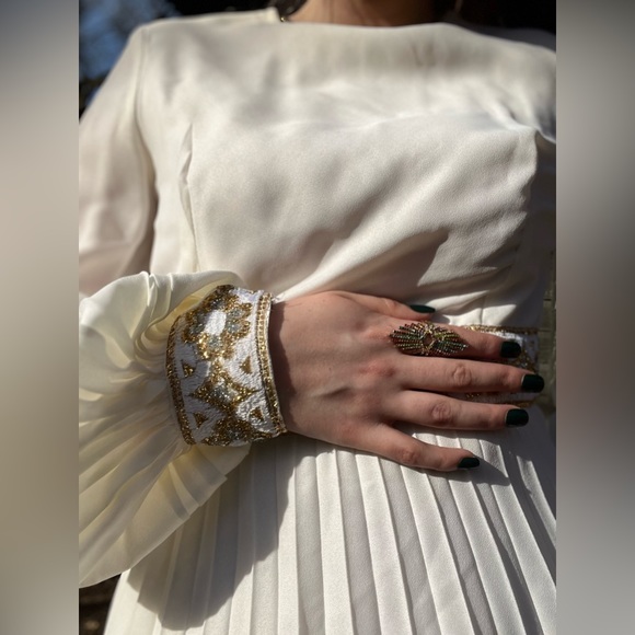 Authentic Late 60’s Early 70’s Vintage White Pleated Dress - Picture 5 of 13